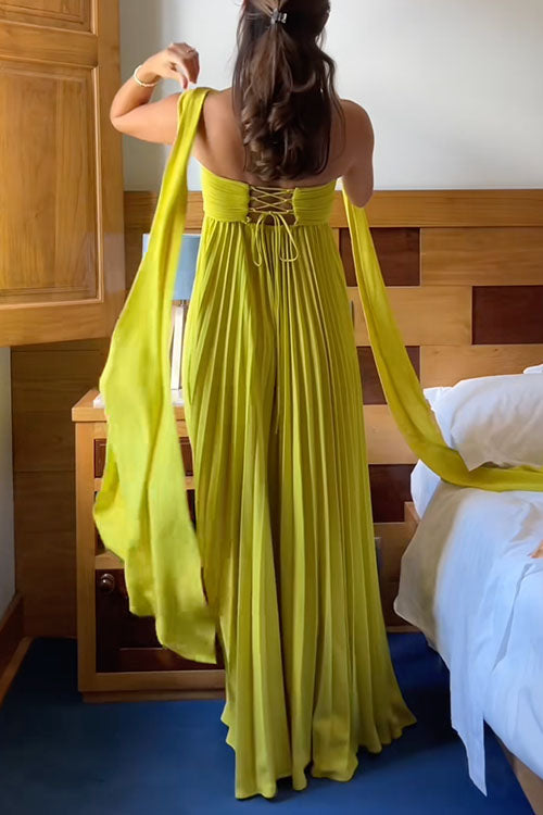 Katrina – Maxikleid mit schulterfreiem Design, Schnürung und plissiertem Rock