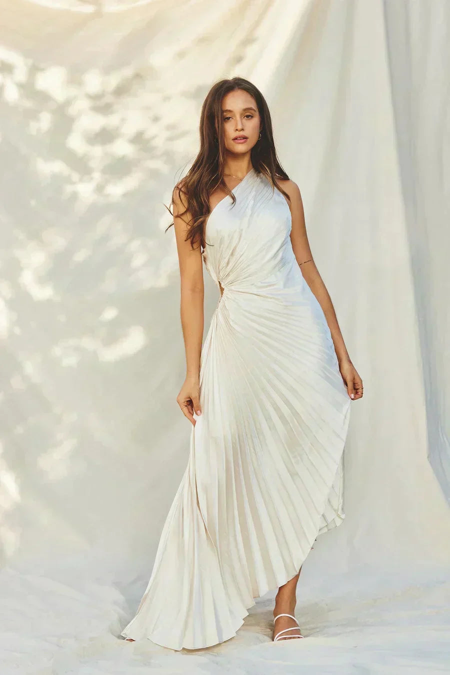 Sylviana - Ein Schulter Falten Midi Kleid