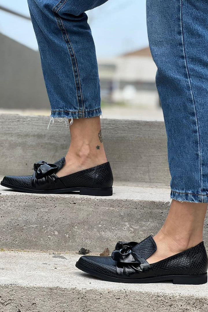 Orla™ - Schwarze Ballerinas mit Schleife