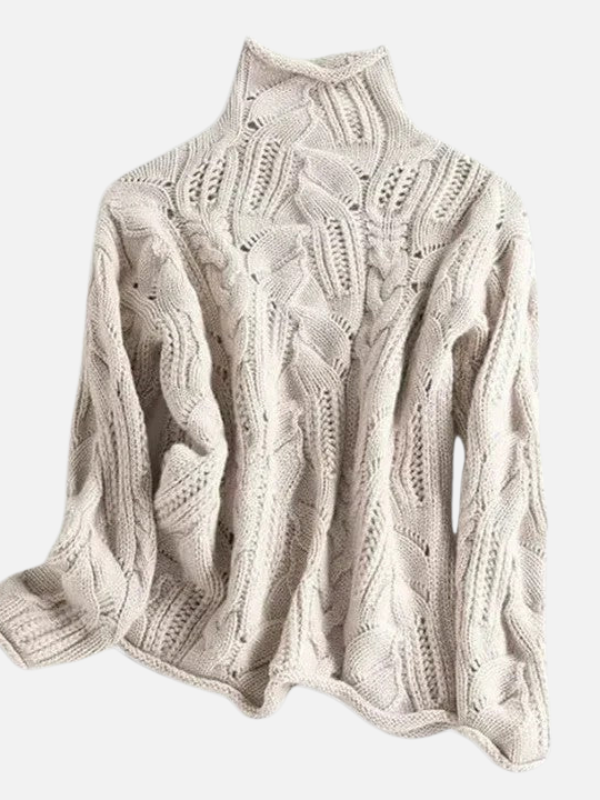 Camilla | Verschnörkelter Kabelstrickpullover mit Rollkragen