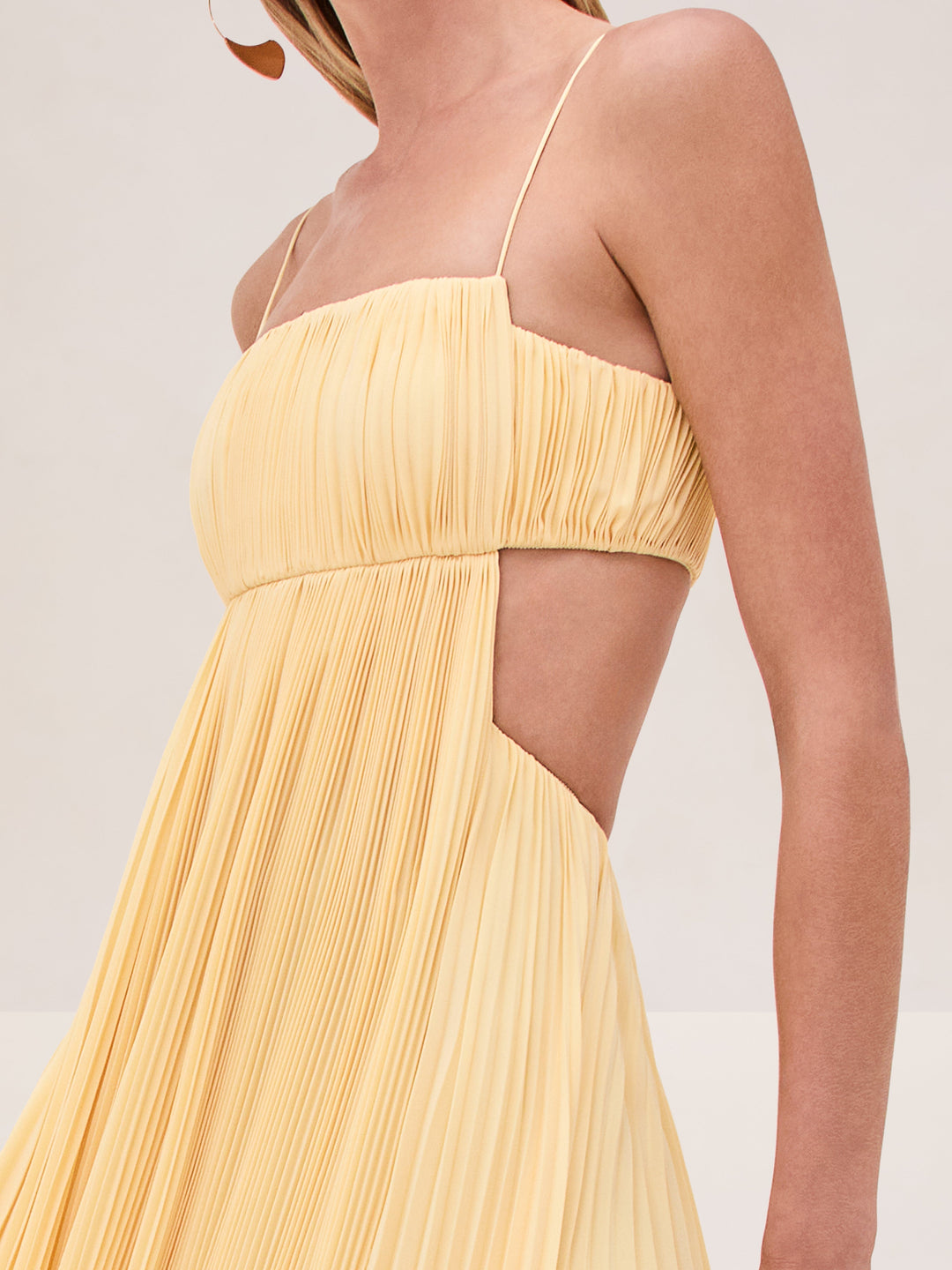 Varranza - Plissiertes Cutout-Taille A-Linien Slip Maxi Kleid