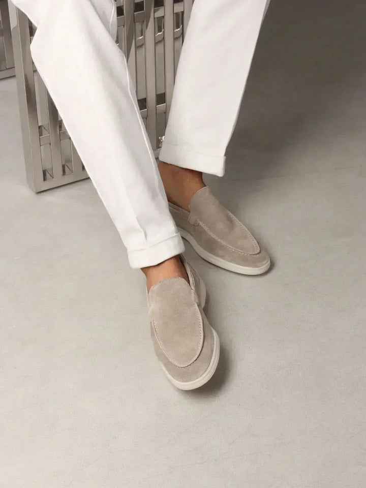 Klassischer Wildleder Loafer Hellgrau