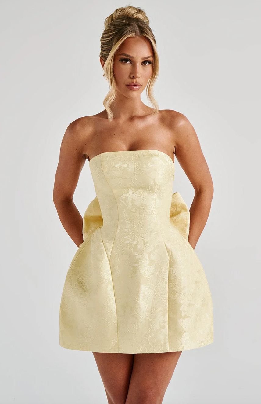 Avy - Atemberaubendes Mini-Kleid mit Schleife