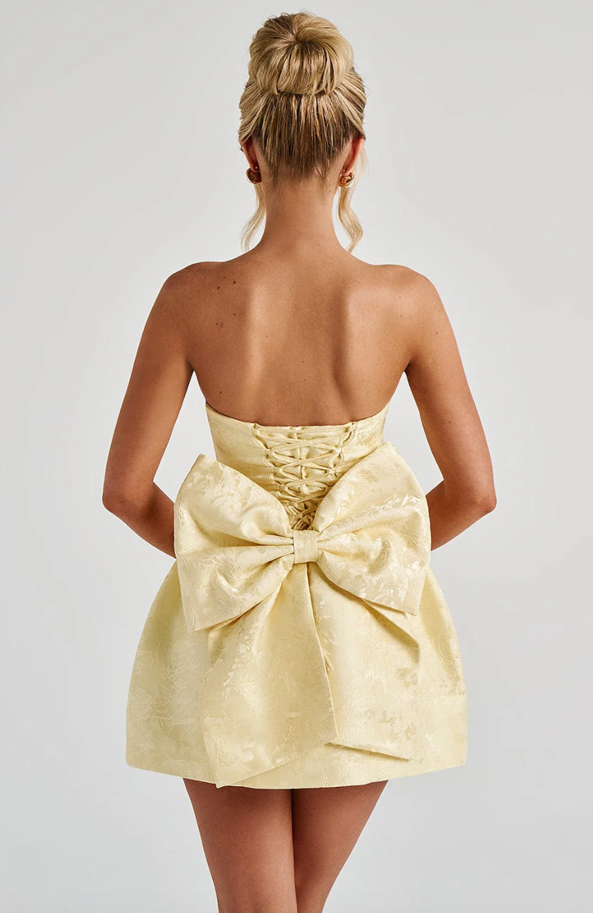 Avy - Atemberaubendes Mini-Kleid mit Schleife