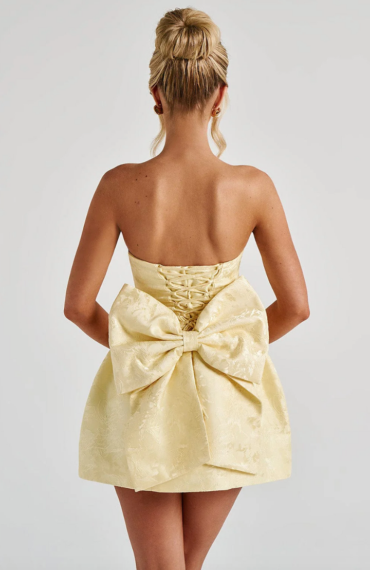 Avy - Atemberaubendes Mini-Kleid mit Schleife