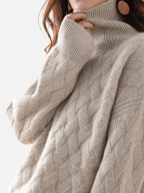Helle | Strickpullover mit Flechtmuster und Rollkragen