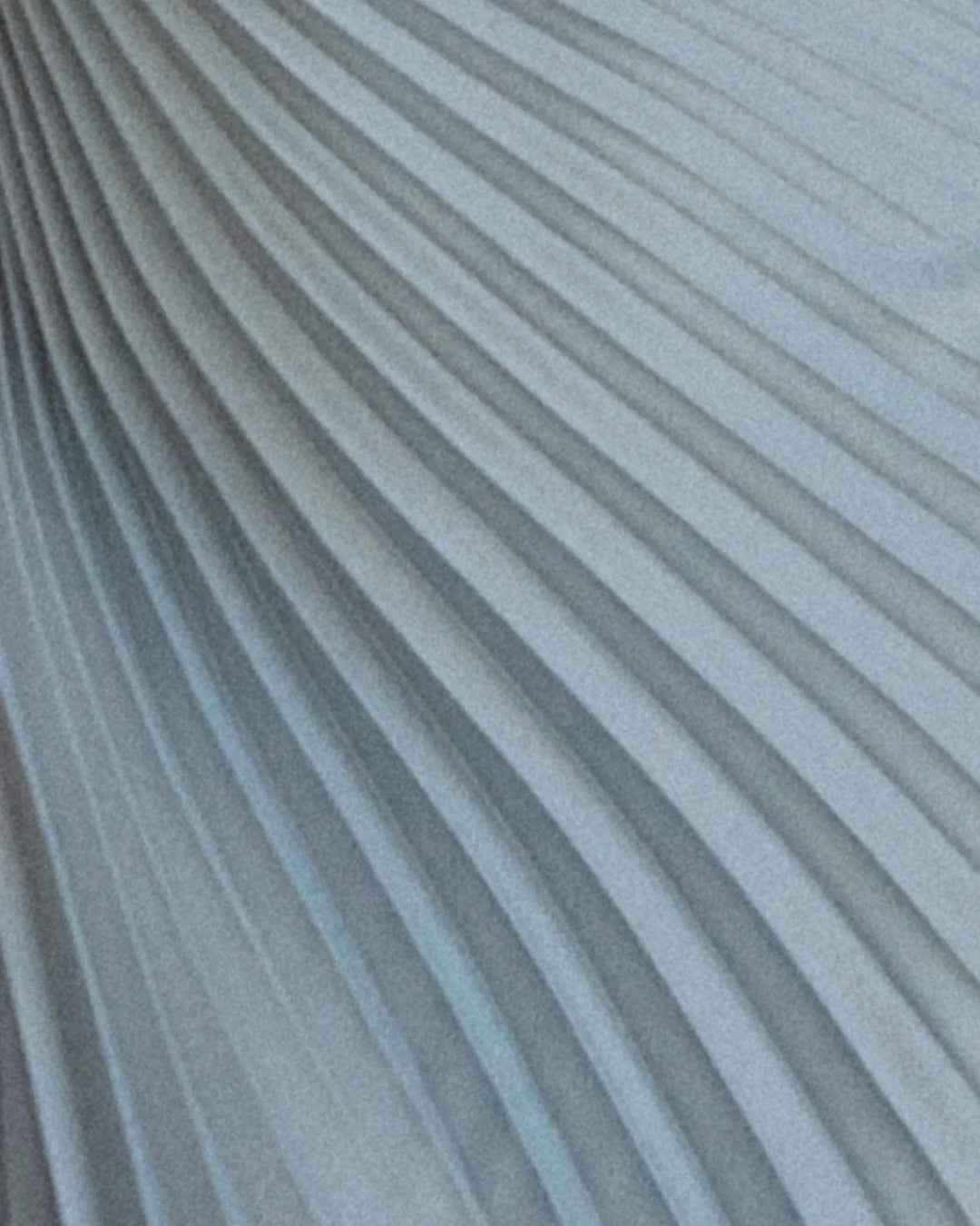 Delfina - Satin Ein-Schulter Plissiertes Maxikleid