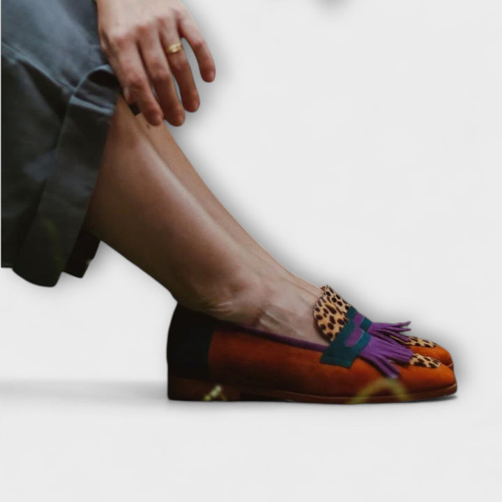 Romy - Polierte Braune Slipper