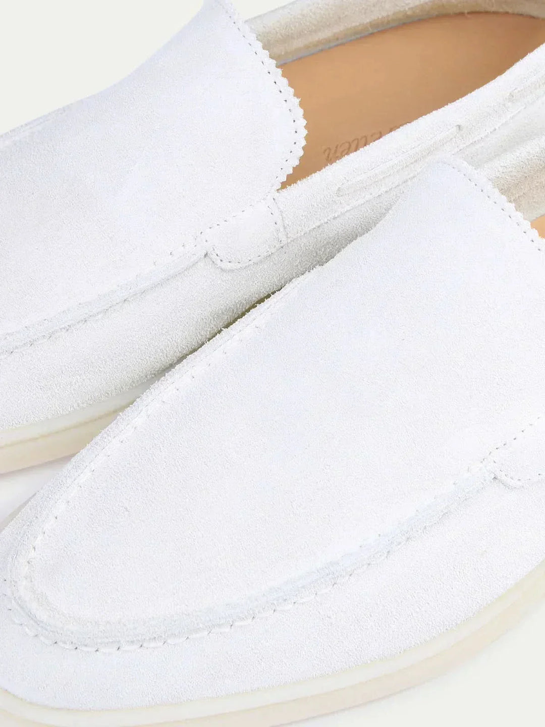 Klassischer Wildleder Loafer Perlenweiss