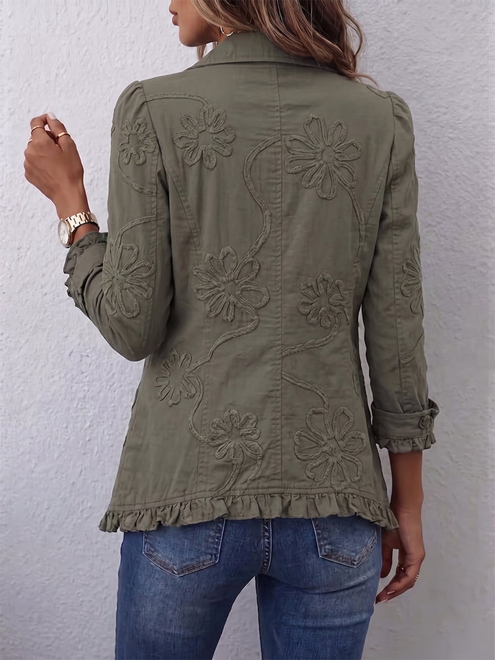 Alexandrine | Bohème-Chic Jacke mit Retro-Grüner Blumenstickerei und Rüschenabschlüssen